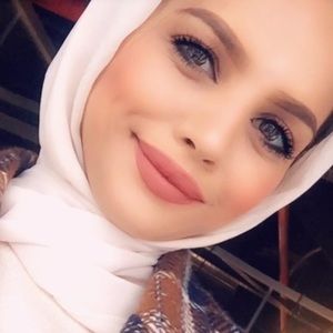 Meet your Posher, Laila